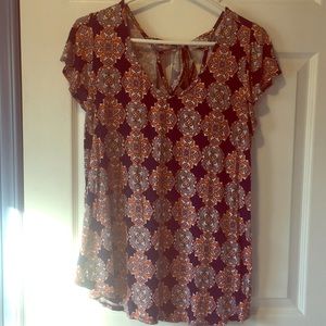 Women’s loose fit Tee with tie back